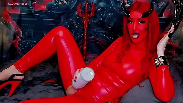 Snapshot of EvaDominatrix chatting on 10/12/25, 07:46 EvaDominatrix online show from 10/12/25, 07:46