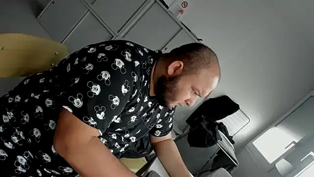 Snapshot of genderfluidco2 chatting on 01/19/25, 03:21 genderfluidco2 online show from 01/19/25, 03:21