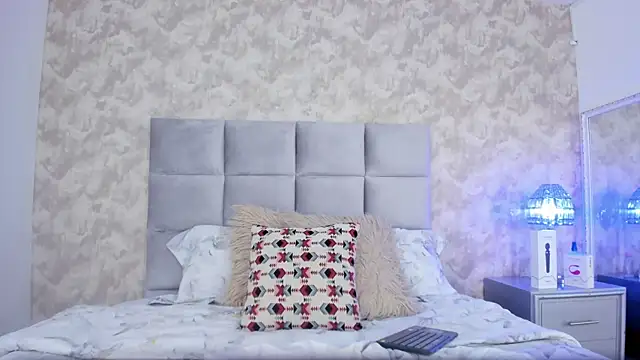 elizabeth coleman online show from 09/11/25, 08:31