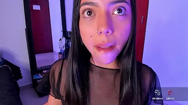 Snapshot of little_kayla_ chatting on 12/03/24, 04:25 little kayla  online show from 12/03/24, 04:25