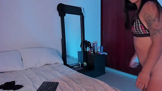 Snapshot of little_kayla_ chatting on 03/01/25, 05:31 little kayla  online show from 03/01/25, 05:31