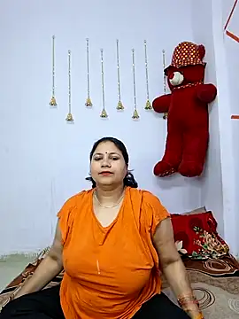 Snapshot of MOM-SUN-COUPLE chatting on 02/07/25, 10:19 MOM-SUN-COUPLE online show from 02/07/25, 10:19