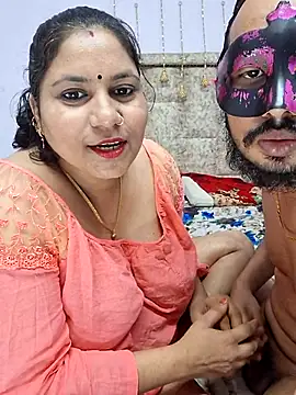 Snapshot of MOM-SUN-COUPLE chatting on 03/13/25, 04:23 MOM-SUN-COUPLE online show from 03/13/25, 04:23