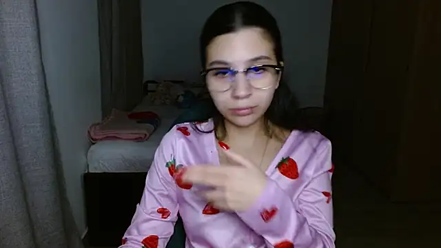 mia  lopez  online show from 11/26/25, 02:34