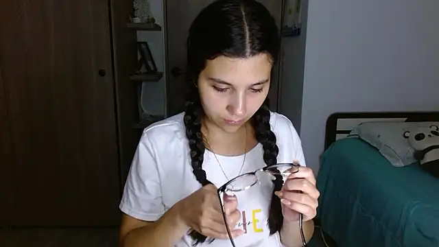 mia  lopez  online show from 02/04/26, 04:07