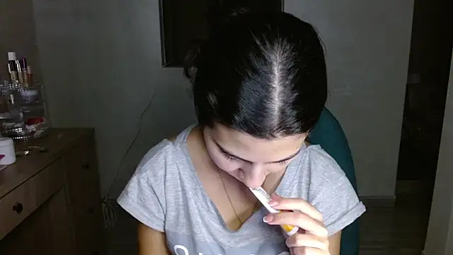 Snapshot of mia__lopez_ chatting on 07/04/26, 05:24 mia lopez online show from 07/04/26, 05:24