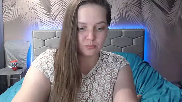 Snapshot of uliastar chatting on 01/15/25, 04:11 uliastar online show from 01/15/25, 04:11