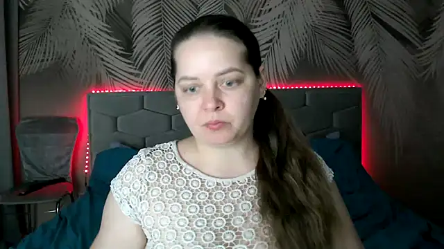 Snapshot of uliastar chatting on 02/16/25, 08:32 uliastar online show from 02/16/25, 08:32