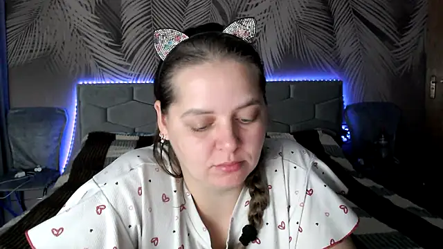 uliastar online show from 11/13/25, 08:57