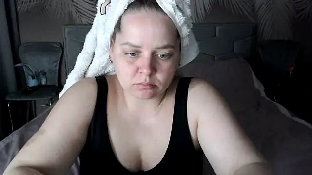 uliastar online show from 04/07/26, 07:31