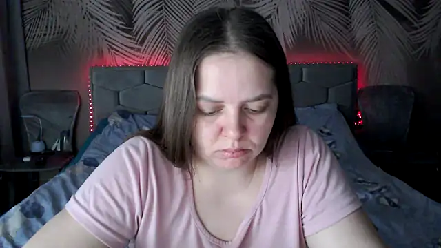 uliastar online show from 04/15/26, 05:14