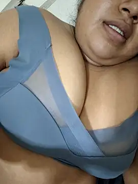 Snapshot of FerLu8 chatting on 03/28/26, 02:33 FerLu8 online show from 03/28/26, 02:33