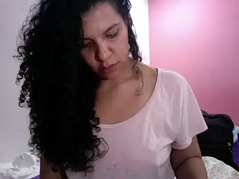 gatubelahot online show from 01/15/25, 04:25