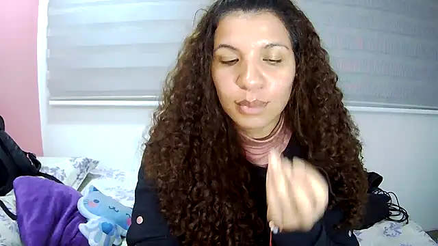 gatubelahot online show from 10/24/25, 02:30