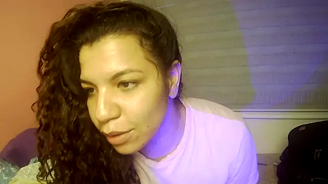 Snapshot of gatubelahot chatting on 04/21/26, 10:54 gatubelahot online show from 04/21/26, 10:54