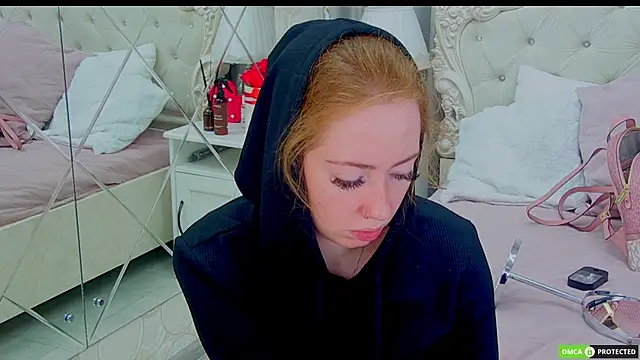 TinaBrook online show from 10/15/25, 03:50