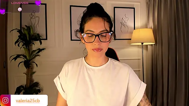 valeriia25  online show from 02/04/25, 10:45