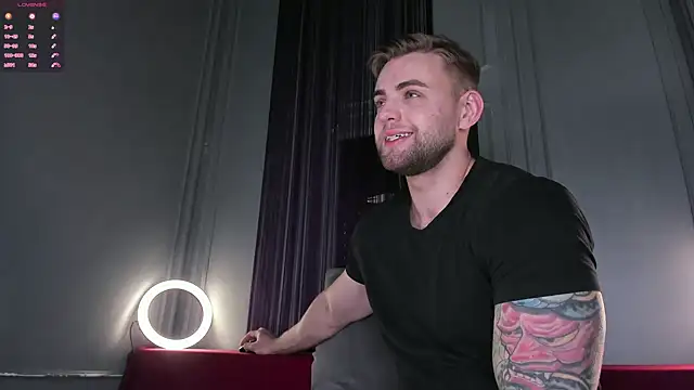 Snapshot of WayneWilson chatting on 12/15/24, 05:02 WayneWilson online show from 12/15/24, 05:02