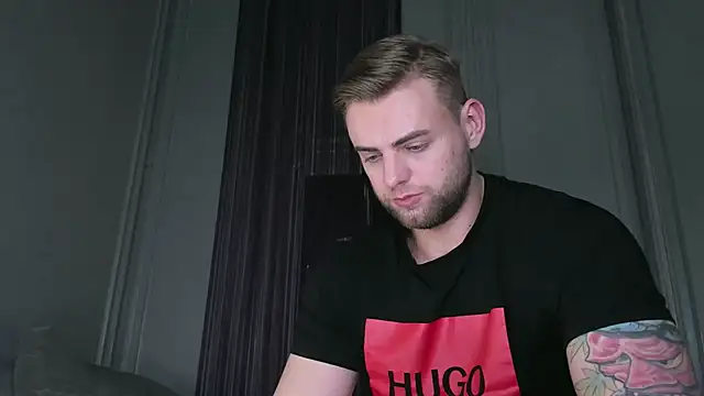 Snapshot of WayneWilson chatting on 12/17/24, 02:22 WayneWilson online show from 12/17/24, 02:22