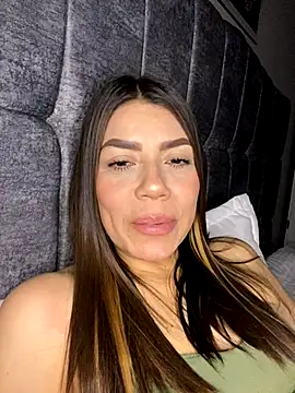 martina contreras online show from 10/29/25, 05:10