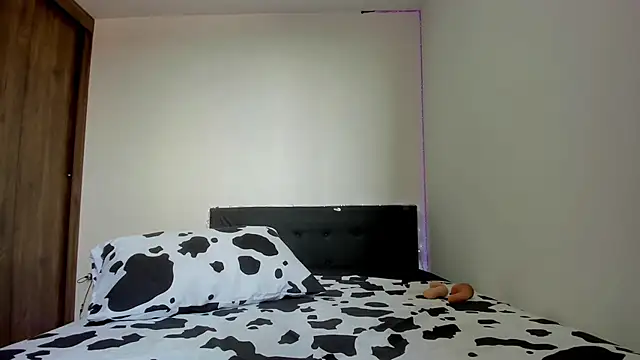 biiancaricoo01 online show from 01/14/25, 09:30