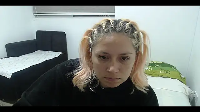 Snapshot of MommyMiaWs chatting on 01/25/25, 02:47 MommyMiaWs online show from 01/25/25, 02:47