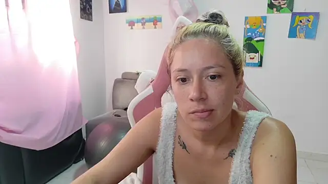 Snapshot of MommyMiaWs chatting on 03/19/26, 03:49 MommyMiaWs online show from 03/19/26, 03:49