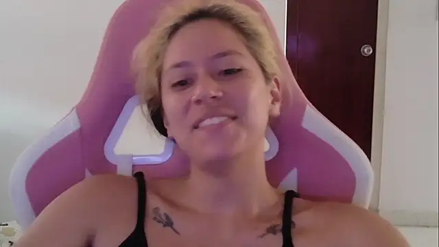 Snapshot of MommyMiaWs chatting on 03/31/26, 06:19 MommyMiaWs online show from 03/31/26, 06:19