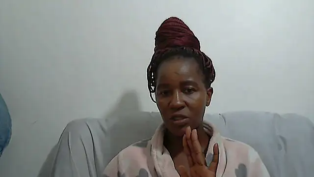 sluttylaura21 online show from 03/10/25, 08:01