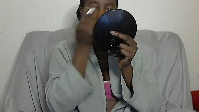 sluttylaura21 online show from 03/16/25, 12:01