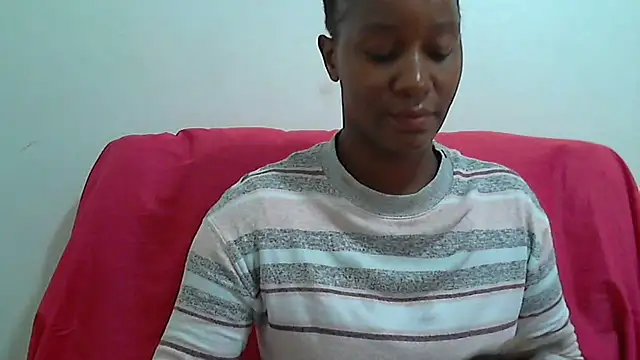 sluttylaura21 online show from 03/18/25, 08:58