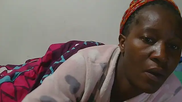 sluttylaura21 online show from 09/25/25, 08:23