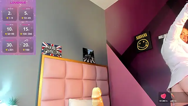 samanthaanderson  online show from 02/11/25, 08:31