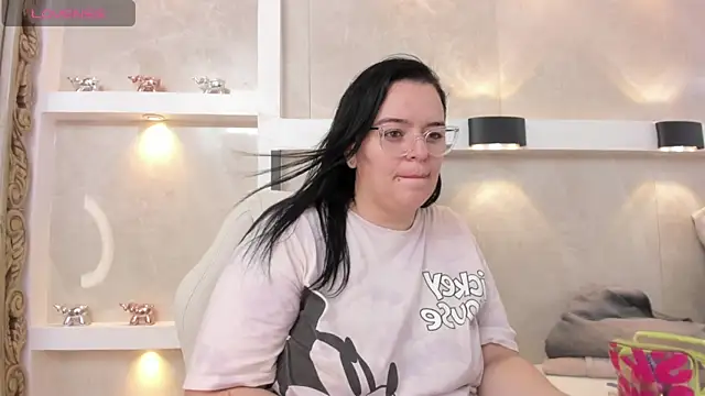 Snapshot of anette_cooper chatting on 11/12/25, 03:29 anette cooper online show from 11/12/25, 03:29