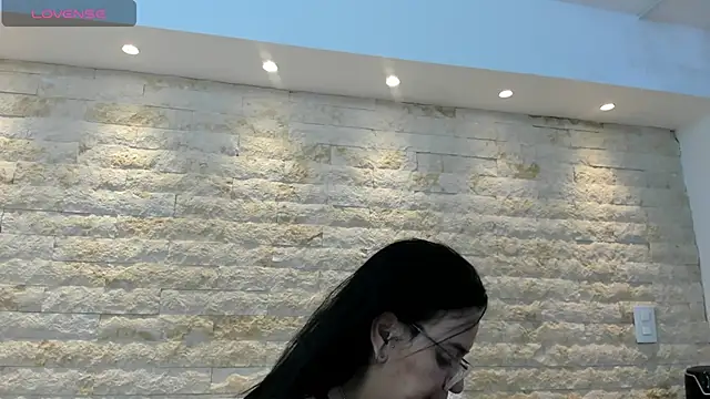 Snapshot of anette_cooper chatting on 11/28/25, 04:04 anette cooper online show from 11/28/25, 04:04