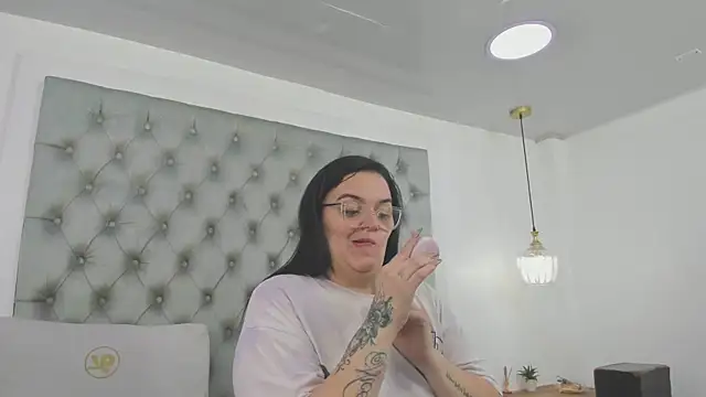 Snapshot of anette_cooper chatting on 04/08/26, 03:06 anette cooper online show from 04/08/26, 03:06