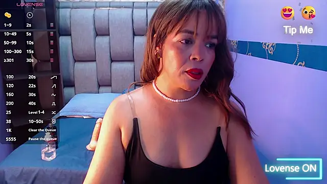 Snapshot of Abril_Beltran_ chatting on 03/12/25, 09:35 Abril Beltran online show from 03/12/25, 09:35