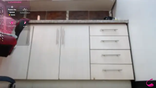 Snapshot of Abril_Beltran_ chatting on 11/03/25, 10:42 Abril Beltran online show from 11/03/25, 10:42