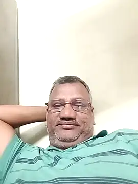 StarPacifist6 online show from 12/17/25, 04:13