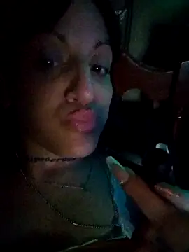 Snapshot of estefyzapata chatting on 01/06/26, 03:10 estefyzapata online show from 01/06/26, 03:10