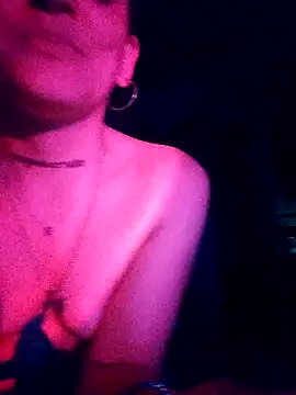 Snapshot of estefyzapata chatting on 02/10/26, 03:43 estefyzapata online show from 02/10/26, 03:43