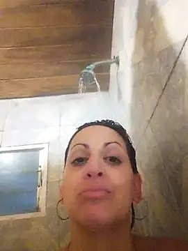 Snapshot of estefyzapata chatting on 04/27/26, 04:43 estefyzapata online show from 04/27/26, 04:43