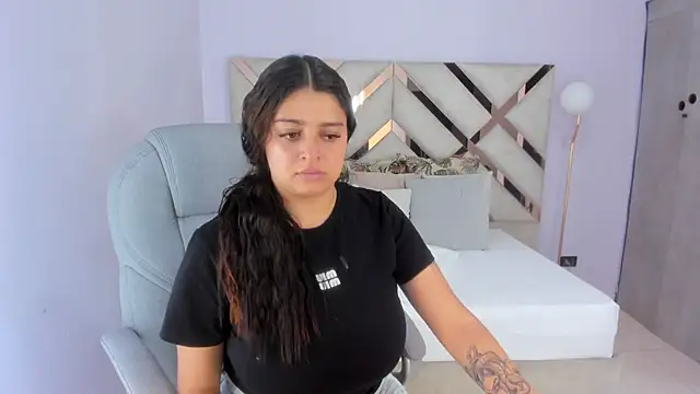 Snapshot of kylie_reyes chatting on 06/30/26, 08:10 kylie reyes online show from 06/30/26, 08:10