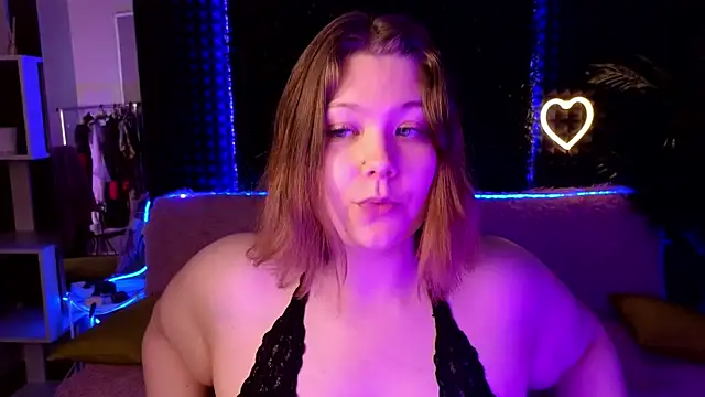 DjennaPalme online show from 10/13/25, 01:38