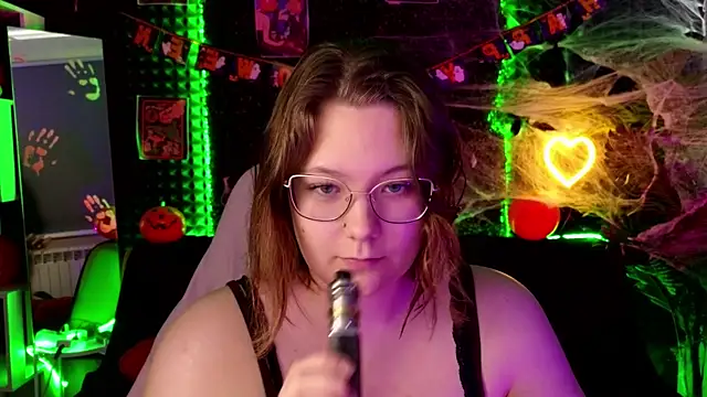 DjennaPalme online show from 10/21/25, 08:04