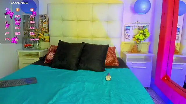 Snapshot of cinthya_walker1 chatting on 04/13/26, 02:22 cinthya walker1 online show from 04/13/26, 02:22