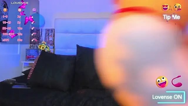 Snapshot of cinthya_walker1 chatting on 04/17/26, 02:20 cinthya walker1 online show from 04/17/26, 02:20