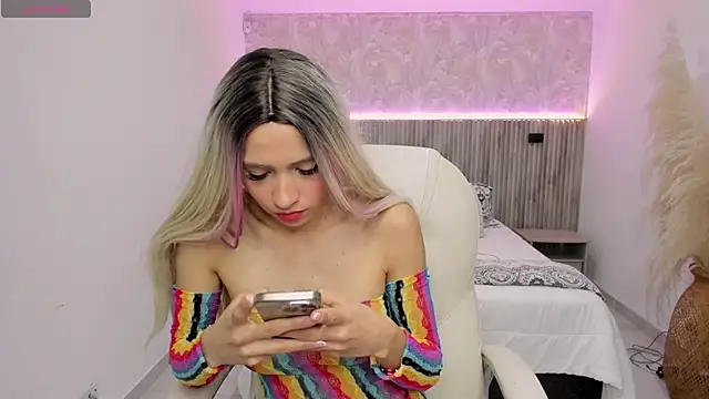 emilly smith 1 online show from 01/15/25, 03:11