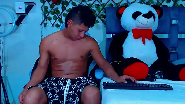 Snapshot of Hakim_prettynigg chatting on 11/07/25, 03:45 Hakim prettynigg online show from 11/07/25, 03:45