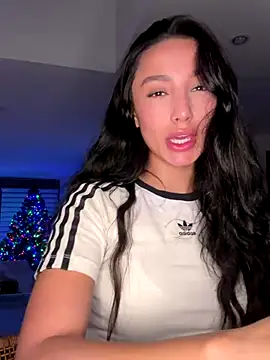 Snapshot of EvaMoet chatting on 12/05/24, 01:36 EvaMoet online show from 12/05/24, 01:36